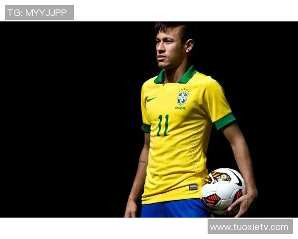 马丁内斯的传奇之路：从球场新星到足球巨星的成长故事